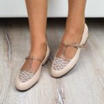 Pantofi din piele cu toc mic bej SV121 - imagine 2